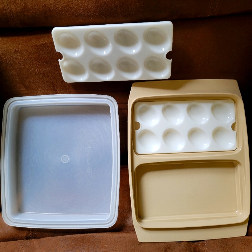 Vintage Tupperware Deviled egg carrier keeper 723-2